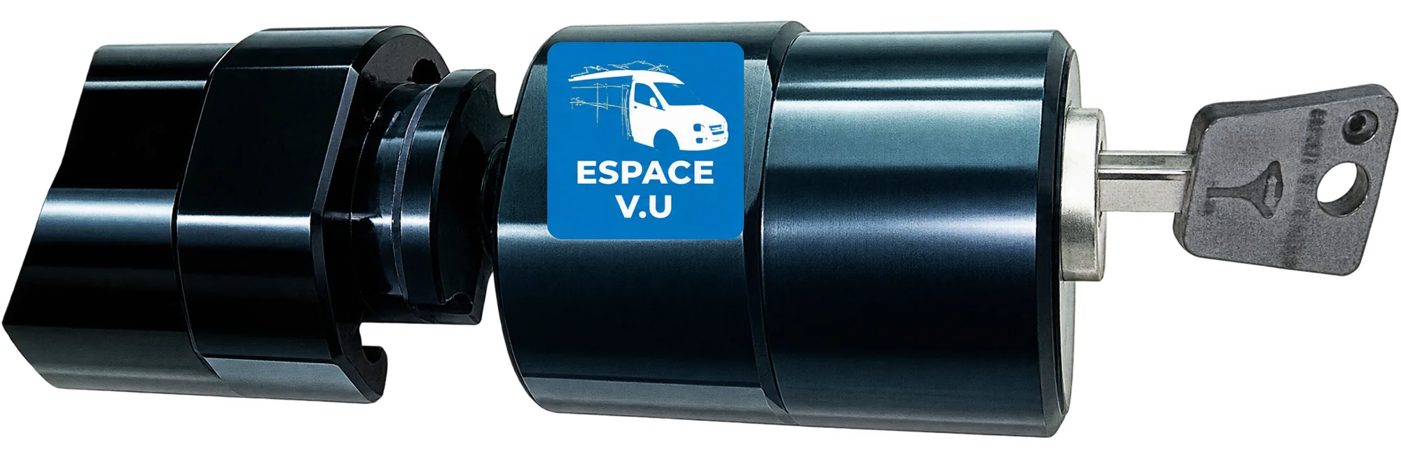 Un antivol cylindrique noir avec une clé insérée et une étiquette bleue portant le logo Espace V.U et un fourgon blanc.